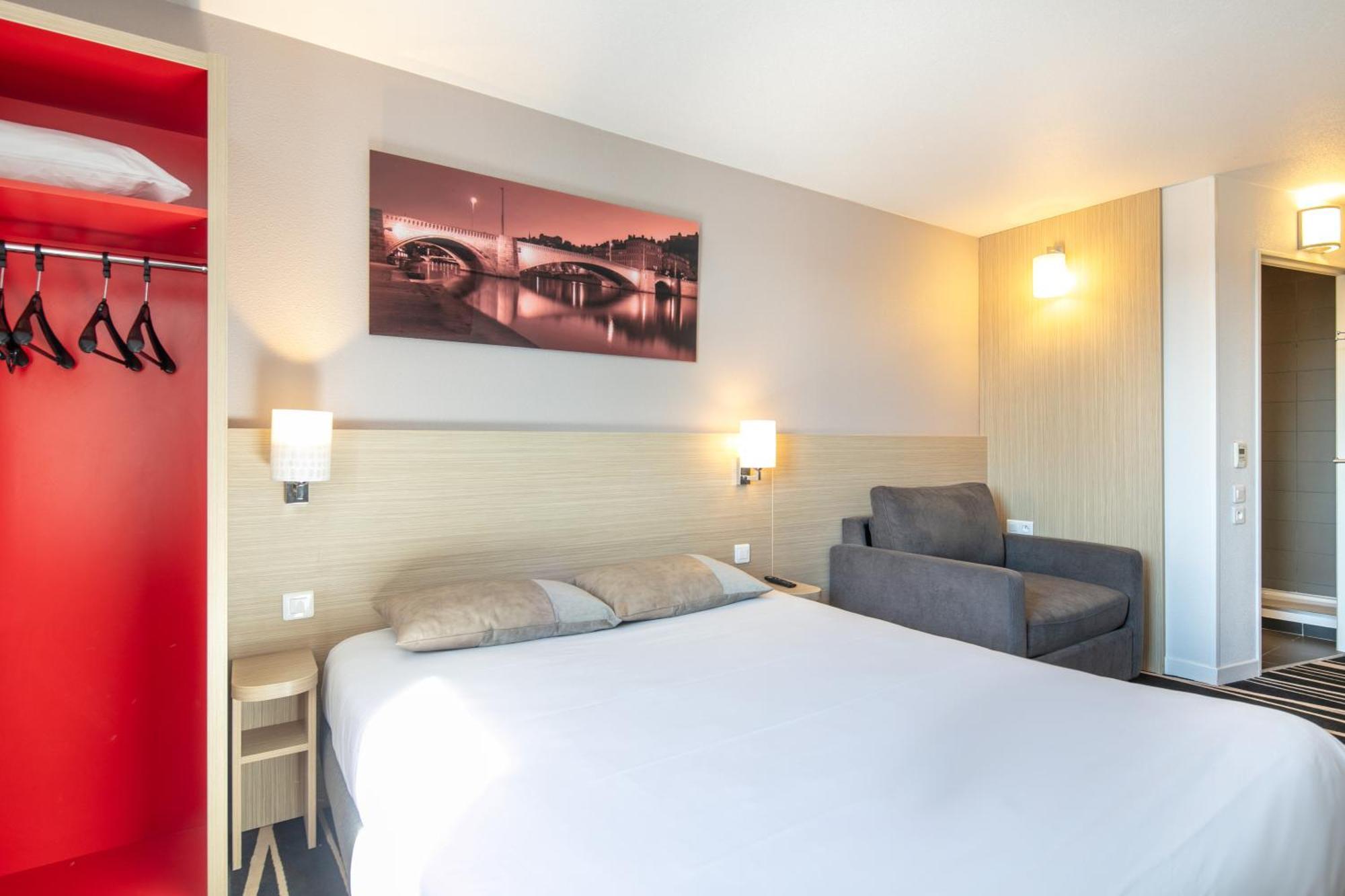 Hotel Lyon Aeroport 2*