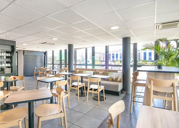 Première Classe Lyon Est - Saint Quentin Fallavier - Aéroport