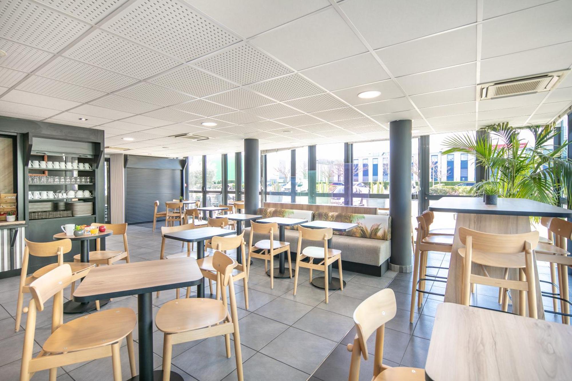 Première Classe Lyon Est - Quentin Fallavier - Aéroport Hotel 2*